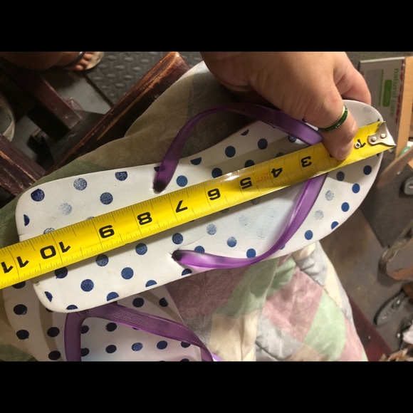Purple polka dot flip flops large sz 10-11 guc - Picture 10 of 10